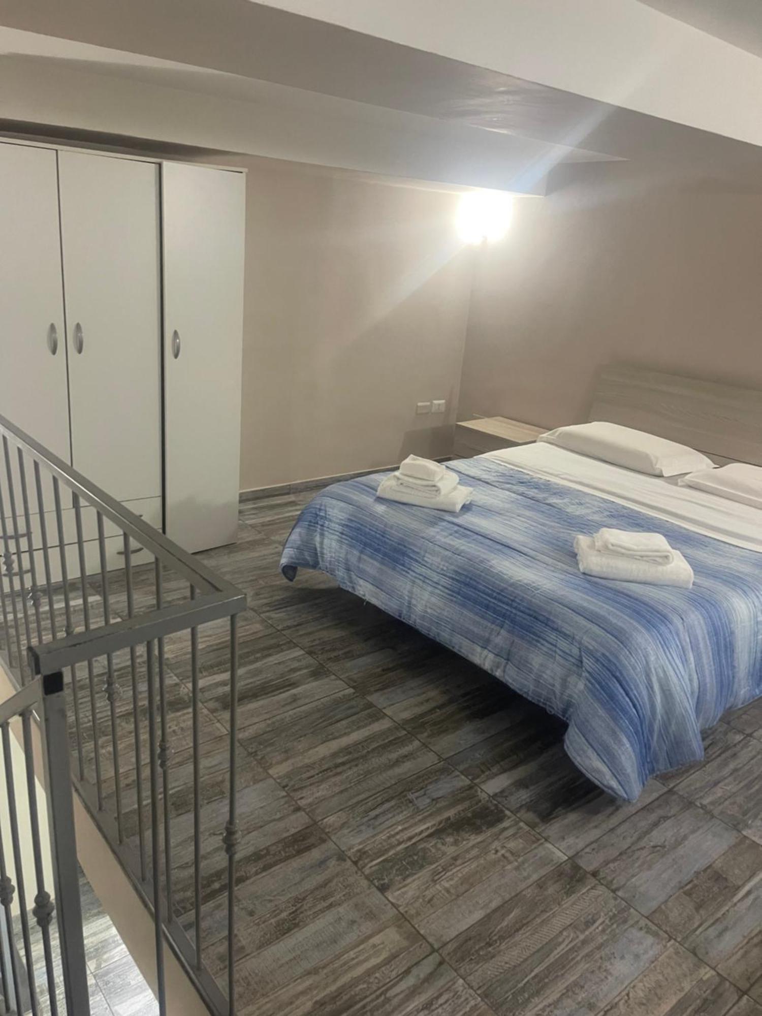 نابولي B&B Chez Moi المظهر الخارجي الصورة
