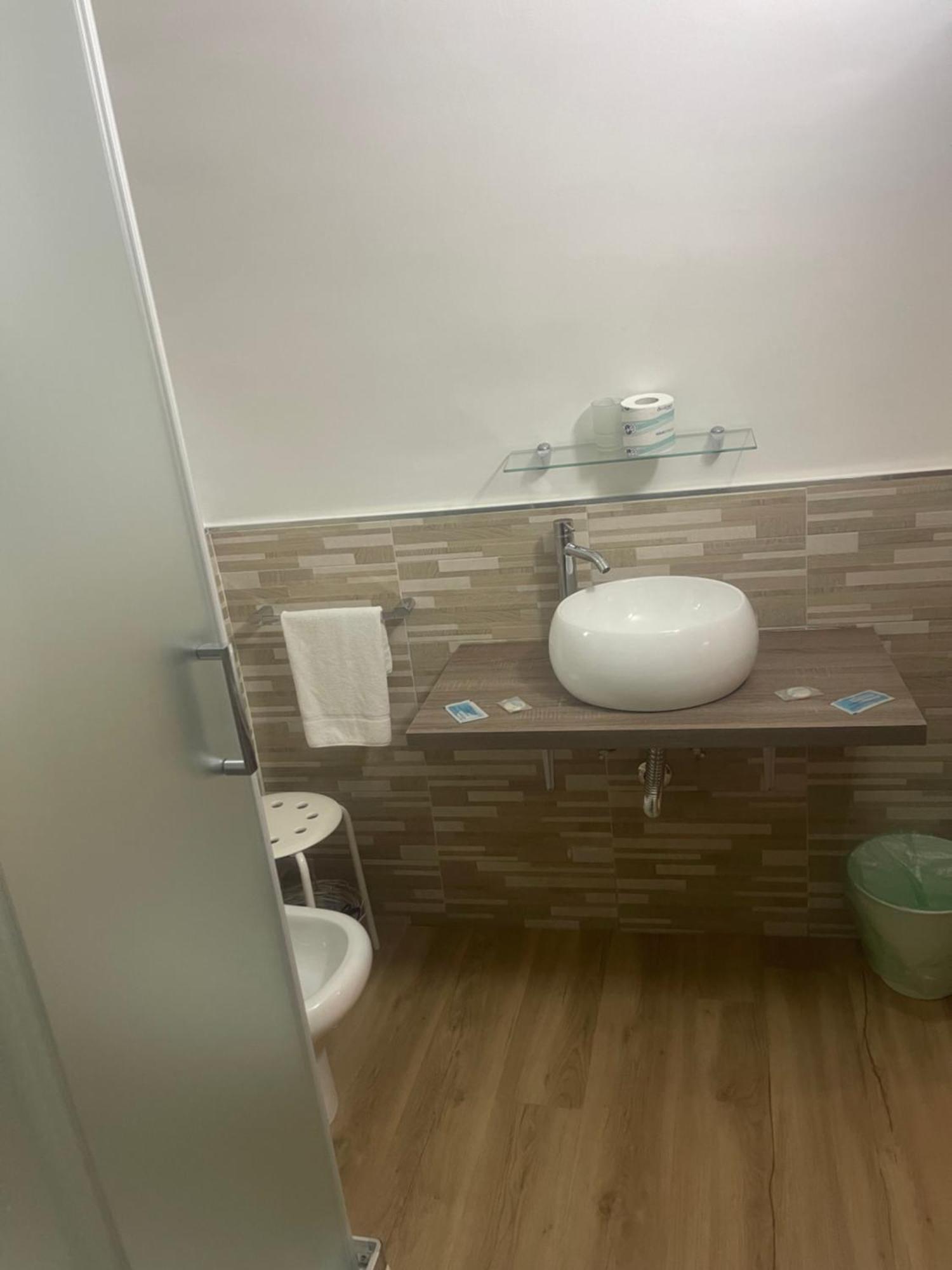 نابولي B&B Chez Moi المظهر الخارجي الصورة