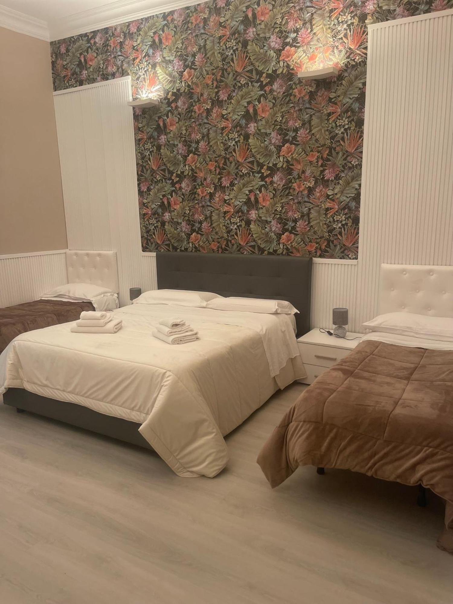 نابولي B&B Chez Moi المظهر الخارجي الصورة
