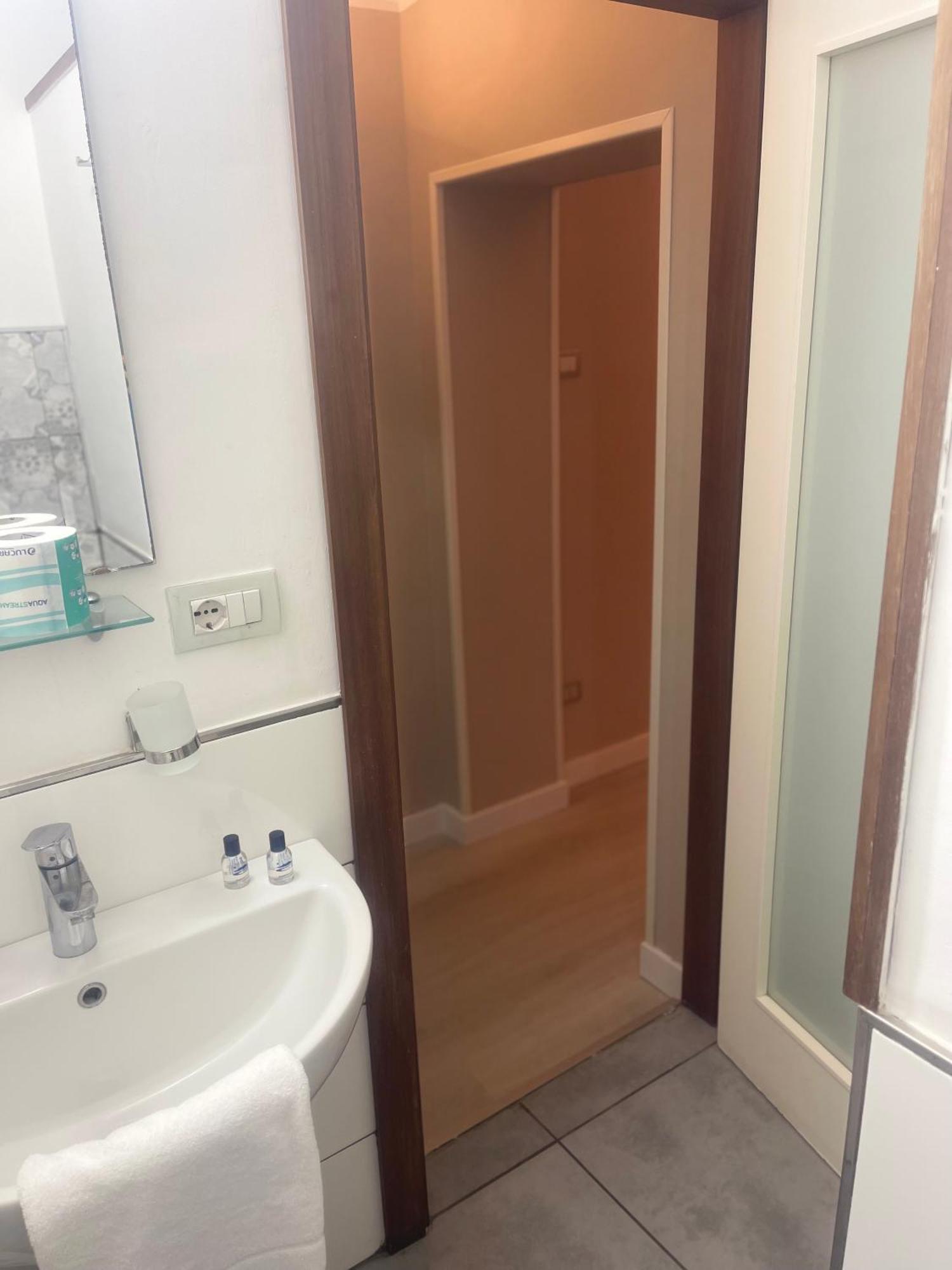 نابولي B&B Chez Moi المظهر الخارجي الصورة