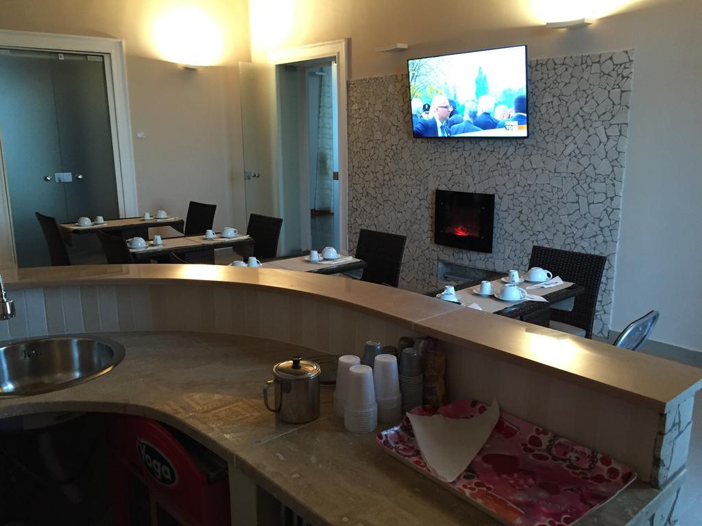 نابولي B&B Chez Moi الغرفة الصورة